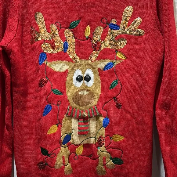 Reindeer Christmas Sweater - Picture 3 of 9